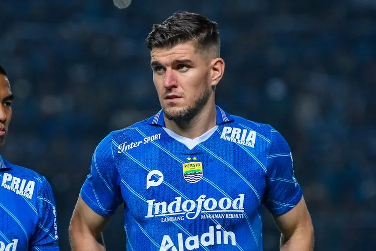 Berita LIGA INDONESIA: Nick Kuipers Pamit dari Persib: Alasan Mengejutkan di Balik Keputusan
